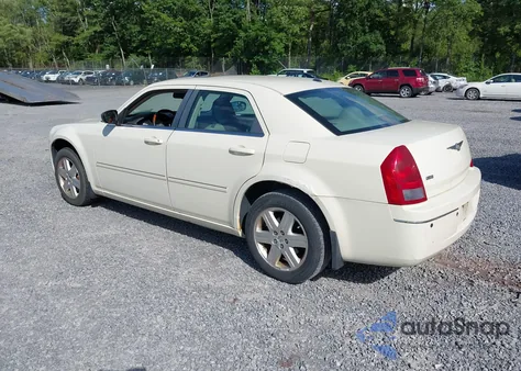 2006 Chrysler 300 Touring z USA, uszkodzony, nr VIN 2C3LK53G66H166836
